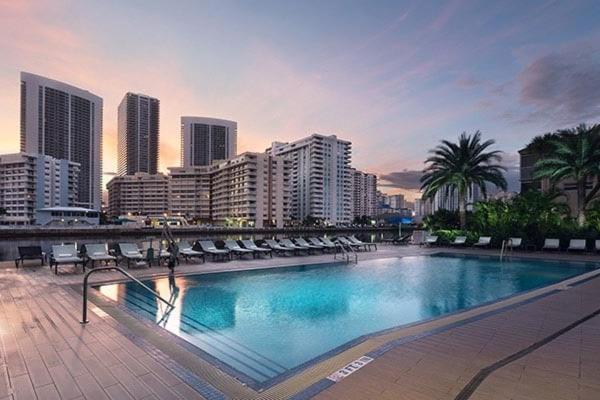 Cozy 1BR Condo @Beachwalk Resort W/Pool Hallandale Beach Zewnętrze zdjęcie